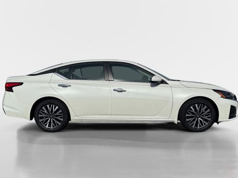 New 2025 Nissan Altima 2.5 SV w/ SV Premium Package image 7