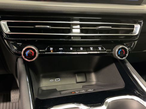 New 2026 Chevrolet Traverse LT w/ Sun and Wheel Package image 26