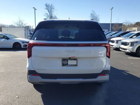 New 2026 Kia Carnival EX image 5