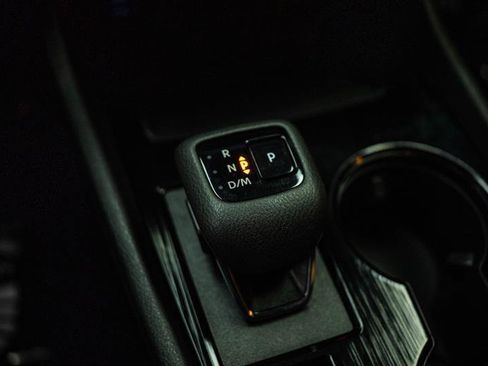 Used 2025 Nissan Rogue SV FWD image 20