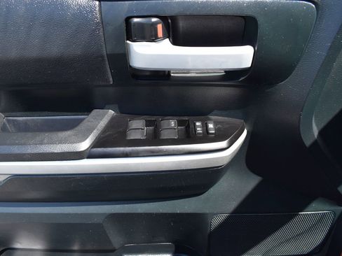 Used 2017 Toyota Tundra SR5 w/ SR5 Upgrade Package image 11