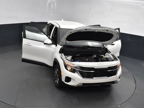 Used 2024 Kia Seltos LX AWD/4WD image 21