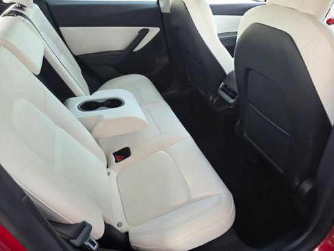 Used 2021 Tesla Model Y Long Range AWD/4WD image 30