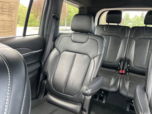 Used 2024 Jeep Grand Cherokee L Limited image 12