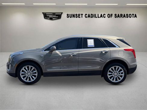 Used 2018 Cadillac XT5 Platinum w/ Driver Assist Package AWD/4WD image 6