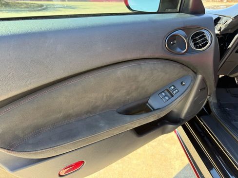 Used 2020 Nissan 370Z NISMO image 9