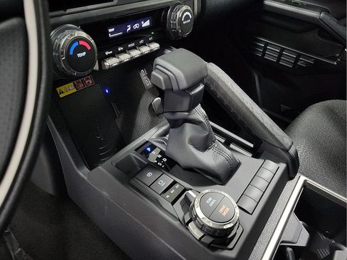 New 2026 Toyota 4Runner SR5 AWD/4WD image 10