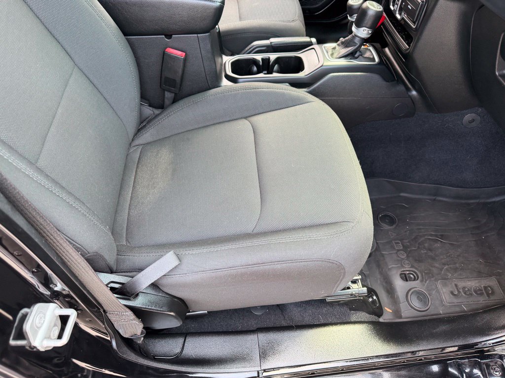 Used 2022 Jeep Gladiator Sport AWD/4WD image 17
