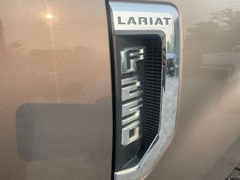Used 2019 Ford F250 Lariat w/ Lariat Value Package AWD/4WD image 11