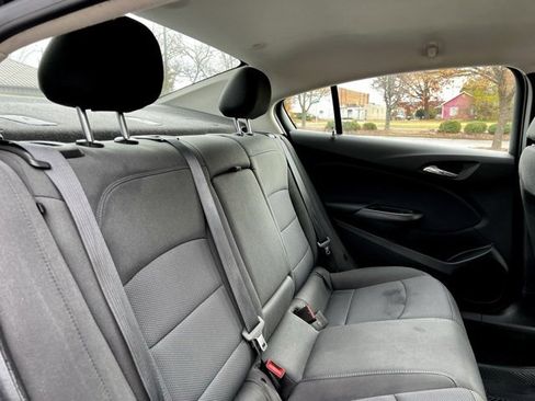 Used 2018 Chevrolet Cruze LT w/ Convenience Package image 22