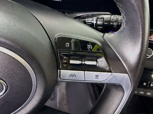 Certified 2023 Hyundai Elantra Limited FWD image 25