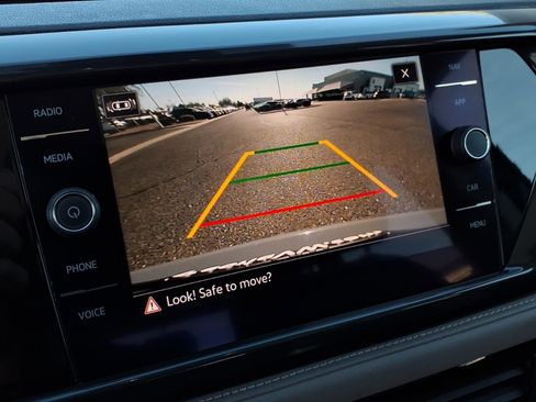 Certified 2022 Volkswagen Taos SEL w/ Panoramic Sunroof Package image 29