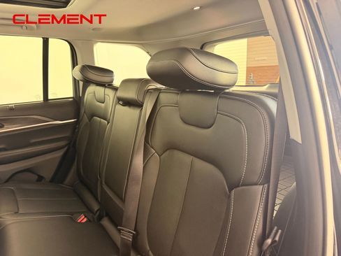 Used 2022 Jeep Grand Cherokee Limited 4xe w/ Luxury Tech Group II AWD/4WD image 26