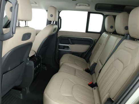 Used 2020 Land Rover Defender 110 S image 21