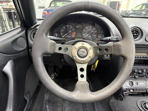 Used 2000 MAZDA MX-5 Miata image 24