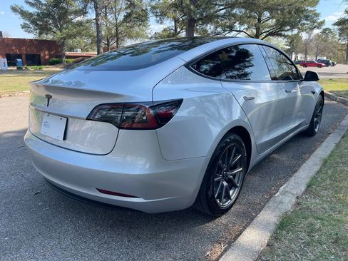 Used 2018 Tesla Model 3 Mid Range image 4