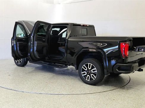 Used 2025 GMC Sierra 1500 AT4 w/ Technology Package AWD/4WD image 11
