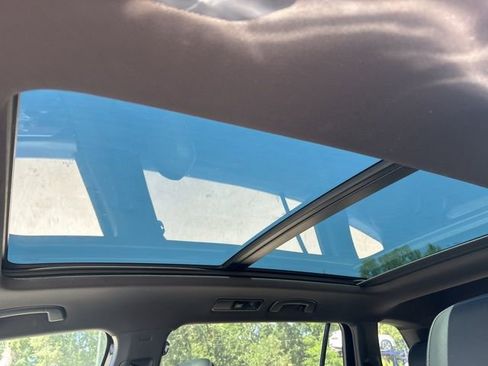 Used 2024 Volkswagen Tiguan SEL R-Line image 13