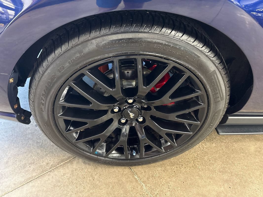 Used 2010 Ford Mustang GT Premium RWD image 30
