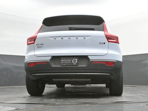 Certified 2025 Volvo XC40 B5 Plus AWD/4WD image 34