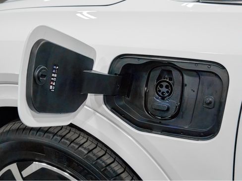 Used 2024 Chevrolet Equinox EV LT image 5