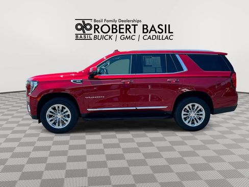 Used 2024 GMC Yukon SLT w/ SLT Luxury Package AWD/4WD image 5