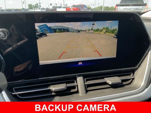 Used 2024 Chevrolet Trax LT FWD image 6