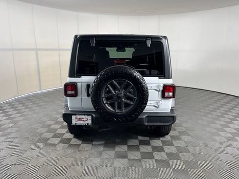 Used 2026 Jeep Wrangler Unlimited Sport AWD/4WD image 6