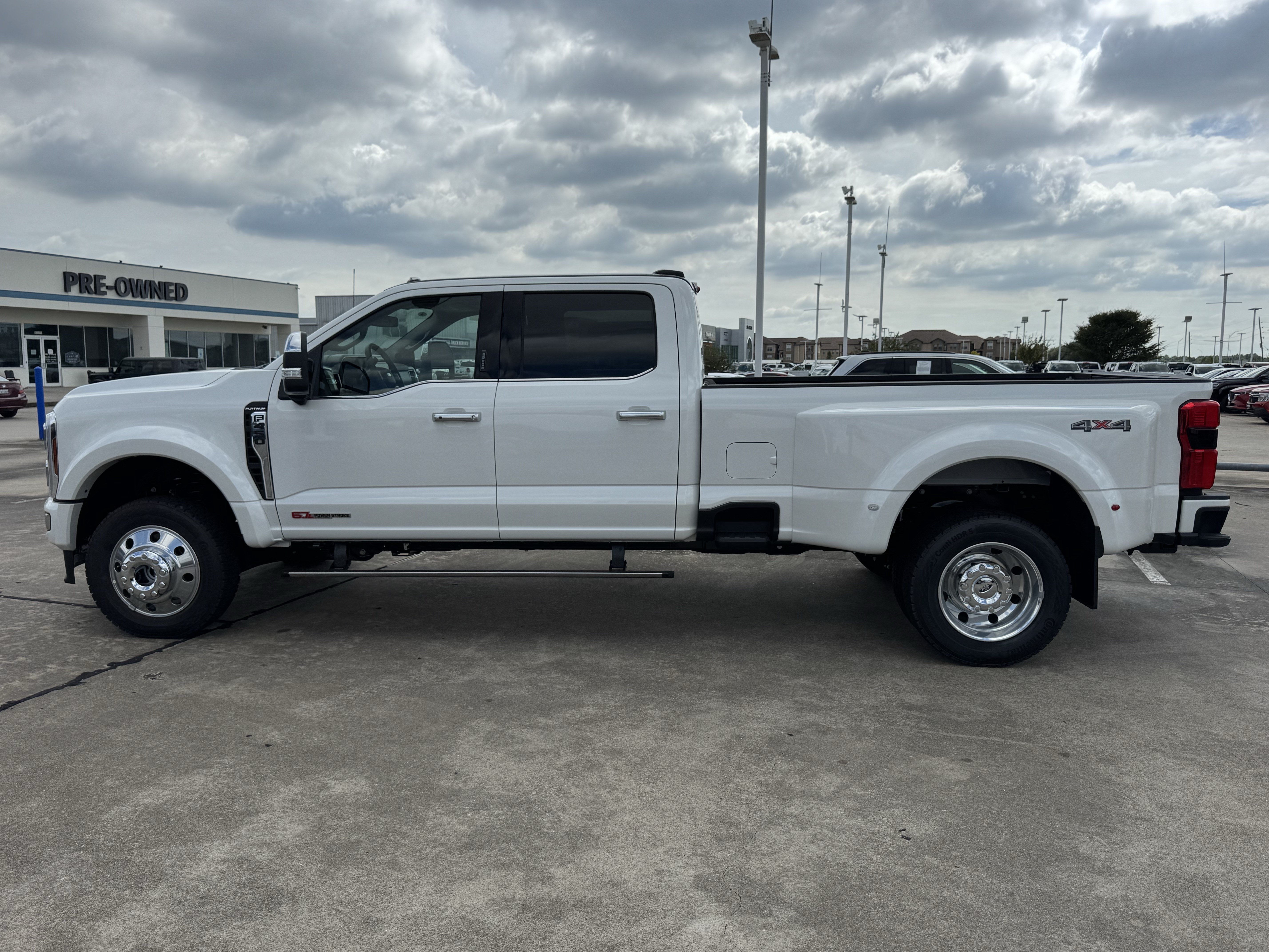 New 2026 Ford F450 Platinum w/ Platinum Plus Package AWD/4WD image 3