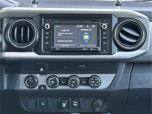 Used 2019 Toyota Tacoma SR5 AWD/4WD image 23