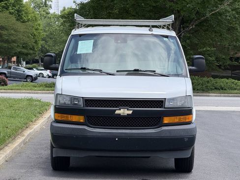 Used 2019 Chevrolet Express 2500 w/ Driver Convenience Package RWD image 4