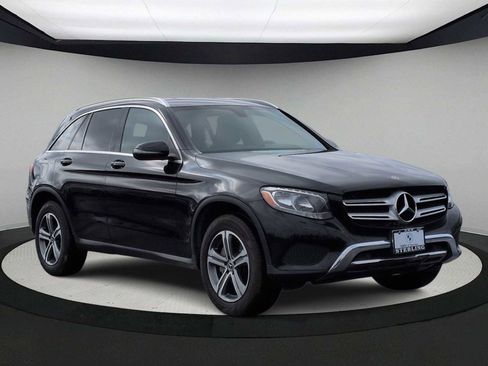 Used 2019 Mercedes-Benz GLC 300 4MATIC image 2
