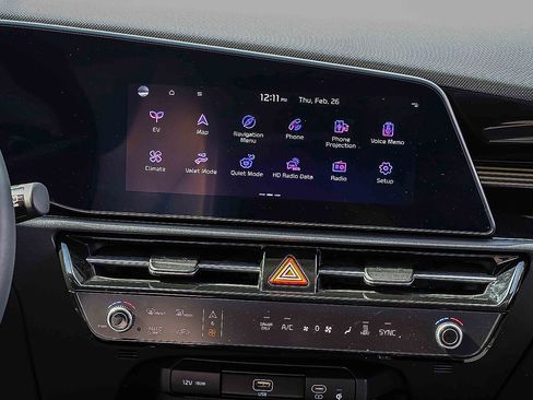 Certified 2024 Kia Niro Wave image 12