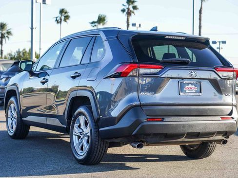 Used 2019 Toyota RAV4 XLE image 8