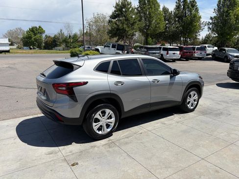 Used 2024 Chevrolet Trax LS FWD image 23