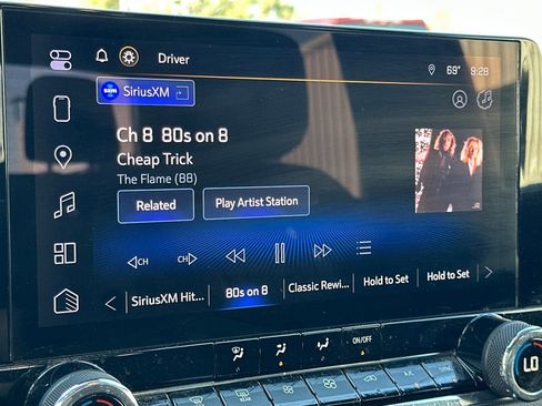 Used 2024 Chevrolet Colorado LT w/ LT Convenience Package image 18