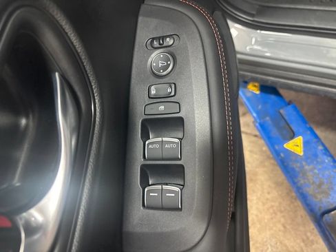 Used 2025 Honda HR-V Sport image 10