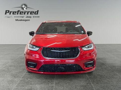 New 2026 Chrysler Pacifica Select image 10