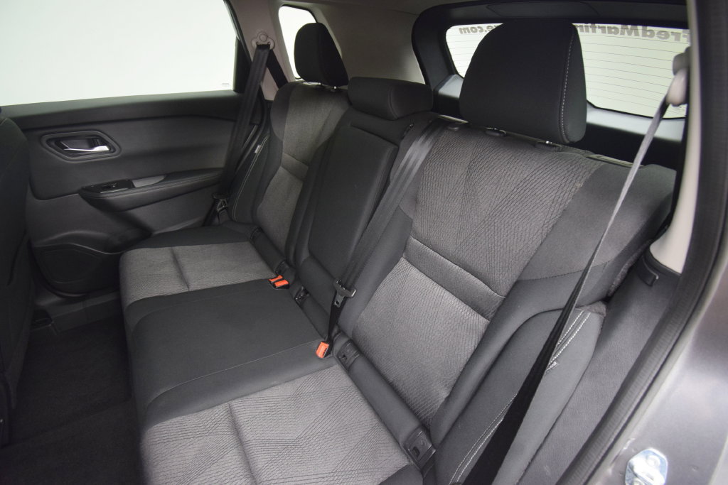 Used 2025 Nissan Rogue SV AWD/4WD image 18