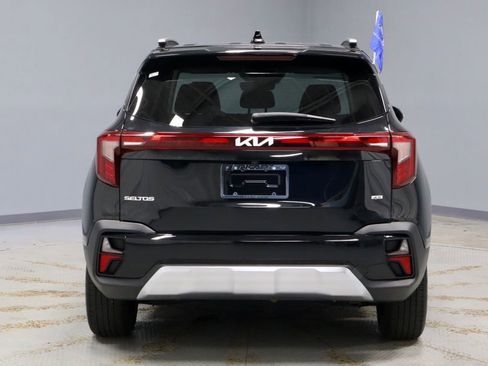 Used 2024 Kia Seltos EX AWD/4WD image 12