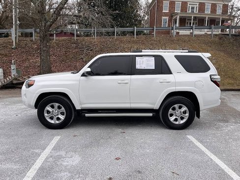 Used 2019 Toyota 4Runner SR5 image 26