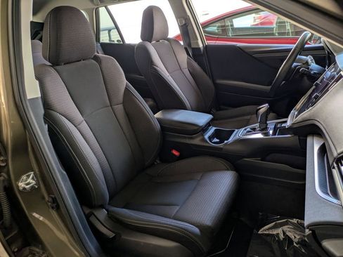 Used 2025 Subaru Outback Premium image 28