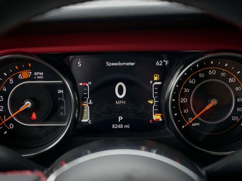 Used 2023 Jeep Wrangler Unlimited Rubicon w/ Cold Weather Group image 11