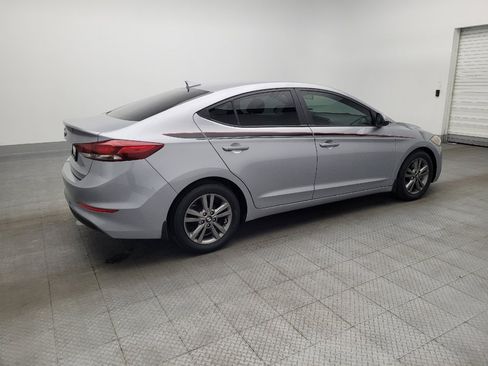 Used 2017 Hyundai Elantra SE image 10