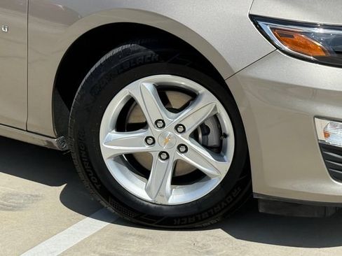 Used 2024 Chevrolet Malibu LS FWD image 2