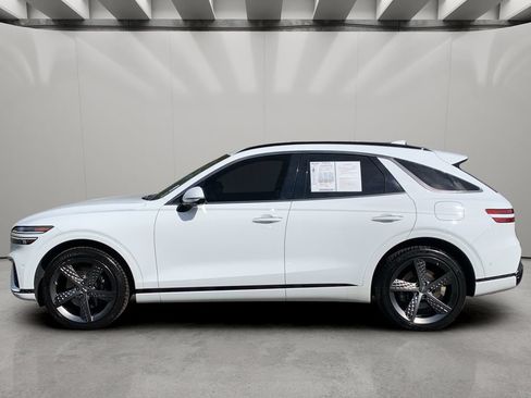 Used 2024 Genesis GV70 3.5T Sport w/ Sport Advanced Package AWD/4WD image 2