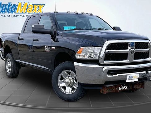 Used 2017 RAM 2500 Tradesman w/ Chrome Appearance Group AWD/4WD image 3