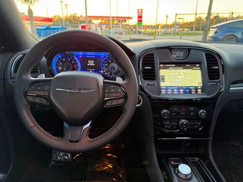 Used 2023 Chrysler 300 S image 21