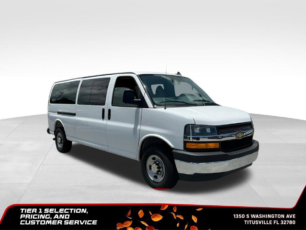 Used 2025 Chevrolet Express 3500 LT w/ LT Preferred Equipment Group RWD image 12