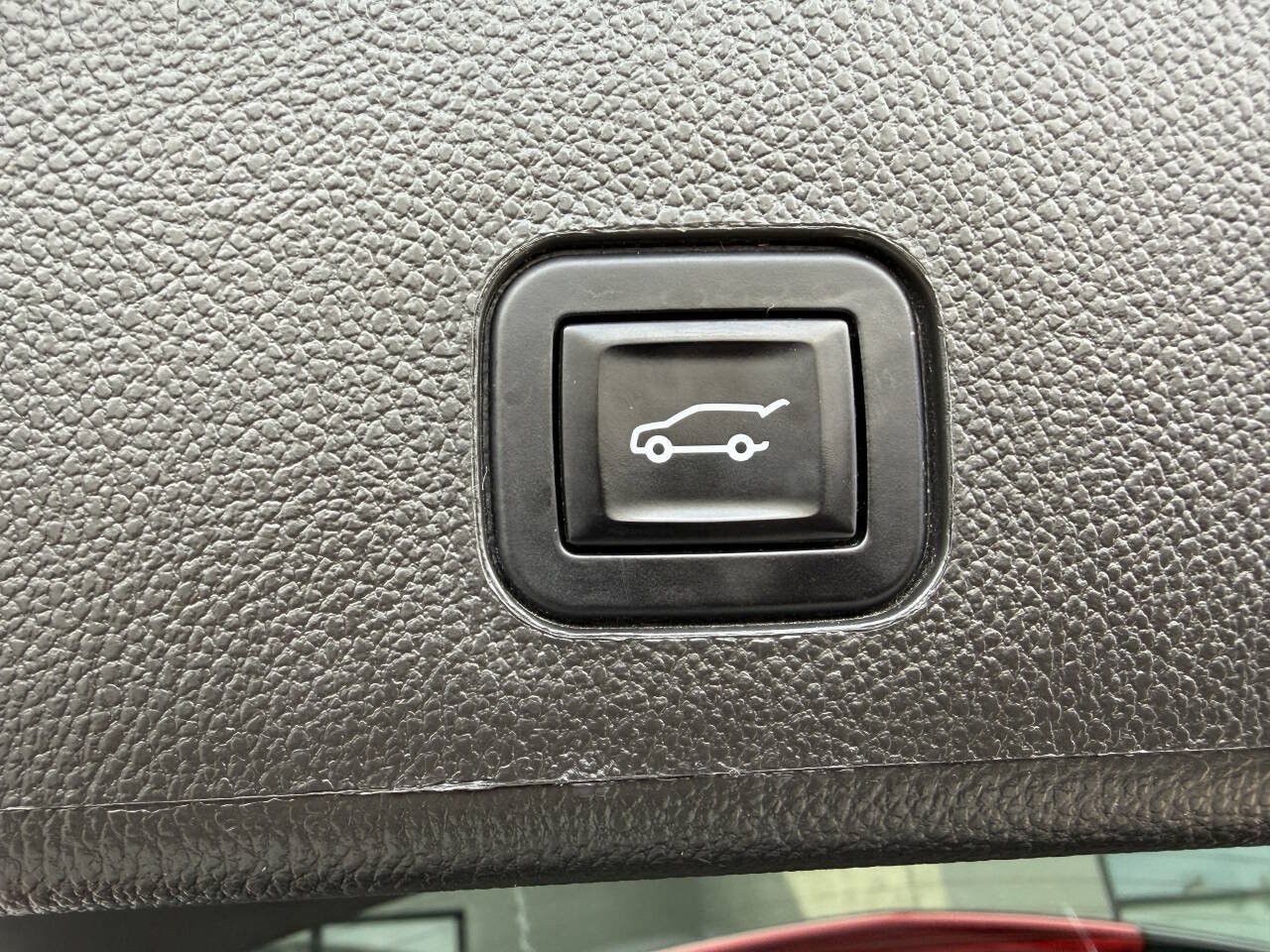 Used 2013 Cadillac SRX Performance AWD/4WD image 32